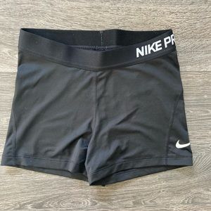 Nike Pro Women’s Shorts 3” size M